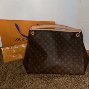 Louis Vuitton Artsy MM Monogram Tote Handbag